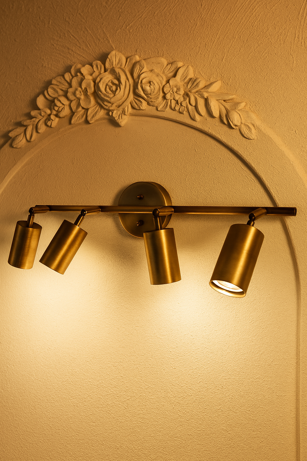 Eslitme Spotlight Wall Lamp with 4 Spotlights and GU10 Bulbs