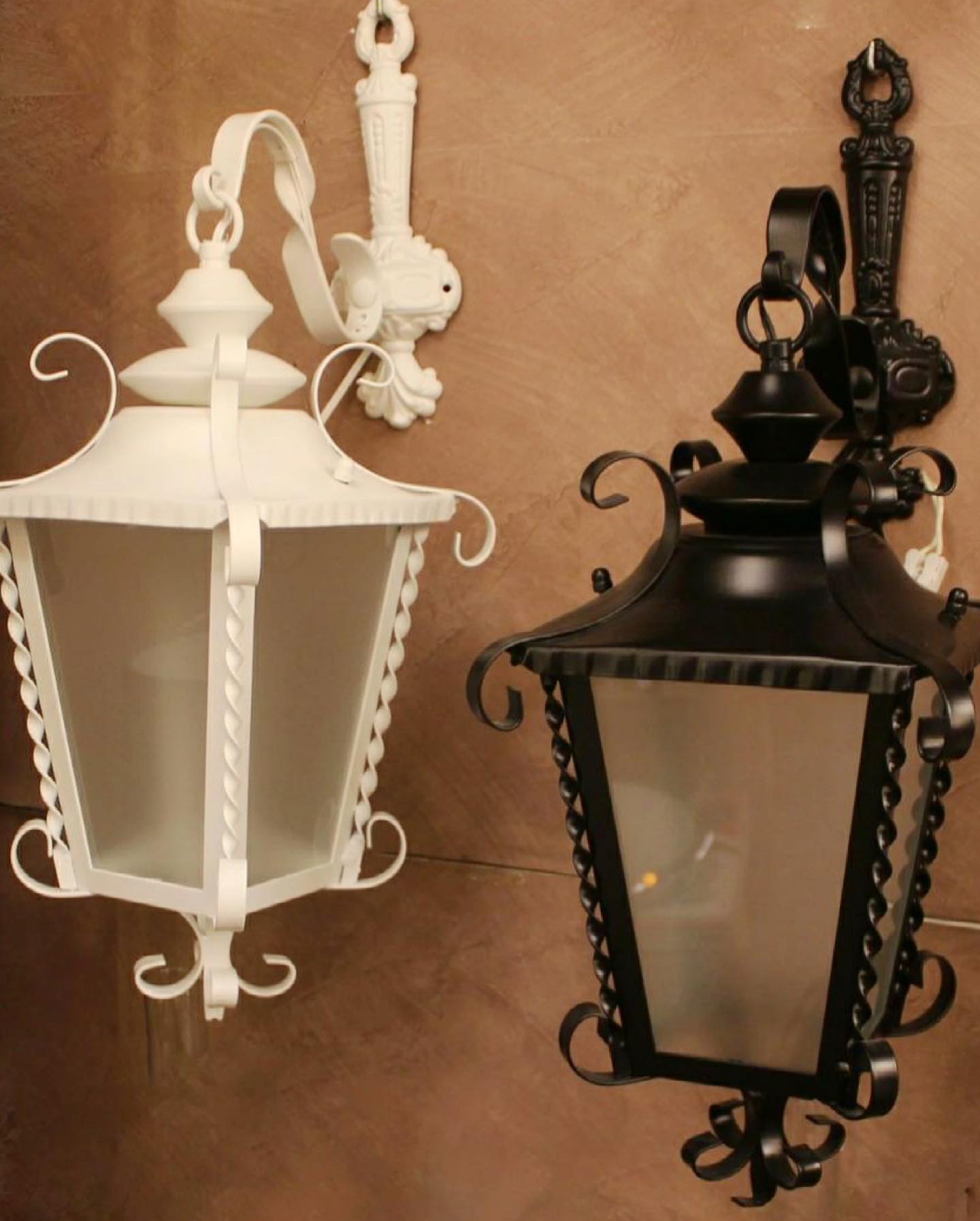 Scottish Wall Lamp, Indoor and Outdoor Use