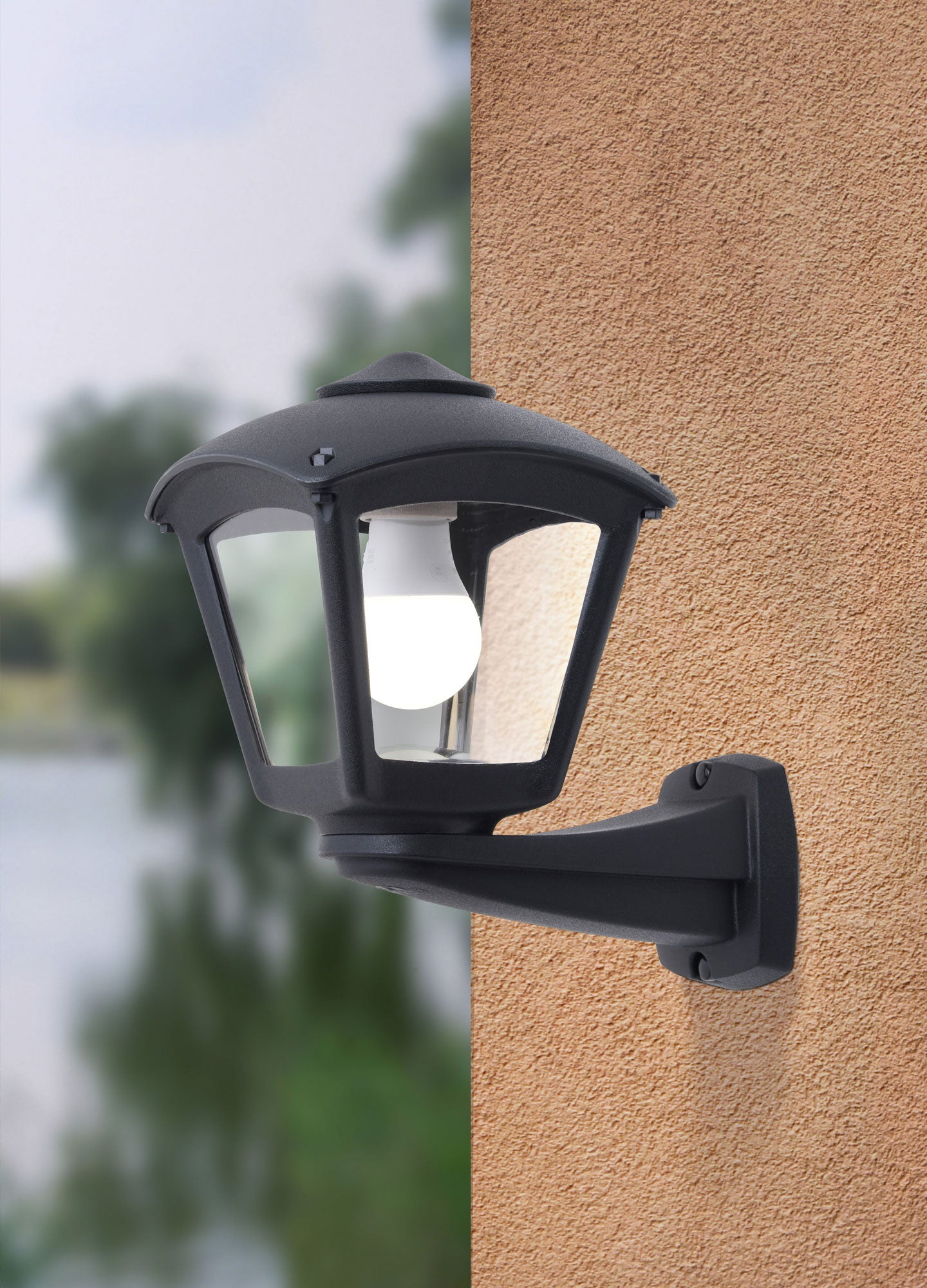 Roby Garden Outdoor Wall Lamp