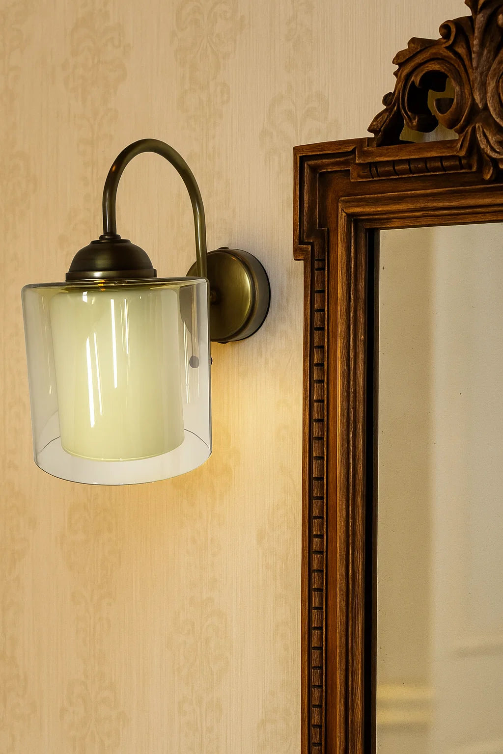 Eskitme Bronz Kare Cam Başlıklı Aplik